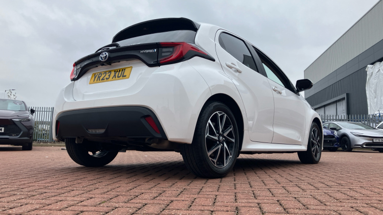 Toyota Yaris 1.5 Hybrid Design 5dr CVT Hybrid Hatchback